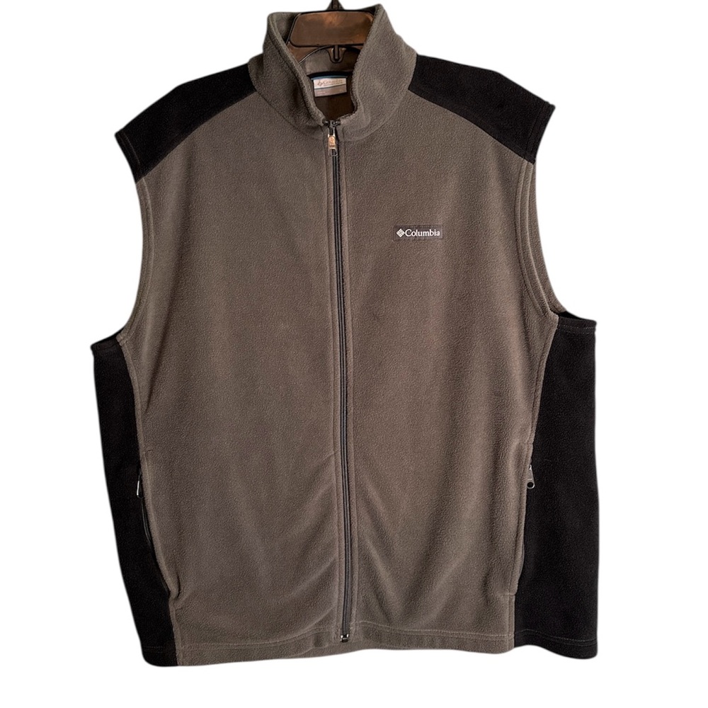 Columbia Fleece Vest in Gray and Black size XL